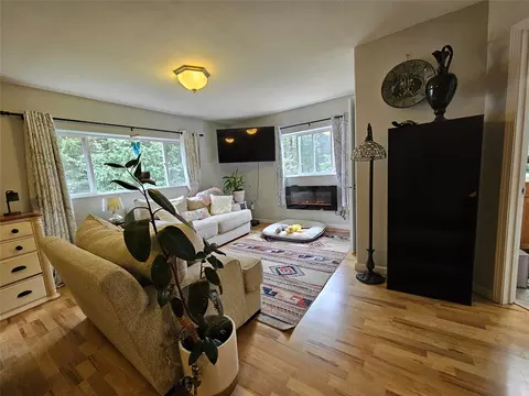 Living - 229 3rd Ave, Lincoln, MT 59639 photo 3 of 4