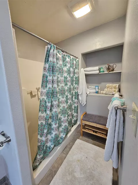 Bath - 229 3rd Ave, Lincoln, MT 59639 photo 2 of 7