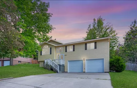 2721 Valley View Dr, Missoula, MT 59803
