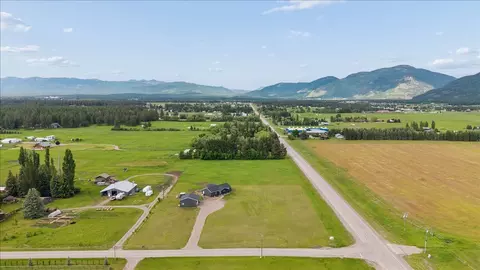 117 Bad Rock Dr, Columbia Falls, MT 59912