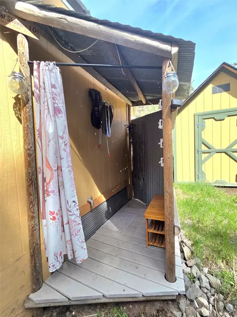 Bath - 111 Paul Creek Ln, Cascade, MT 59421 photo 2 of 2