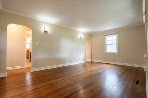 Living - 919 8th Ave E, Kalispell, MT 59901 photo 2 of 3