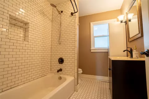 Bath - 919 8th Ave E, Kalispell, MT 59901 photo 1 of 2