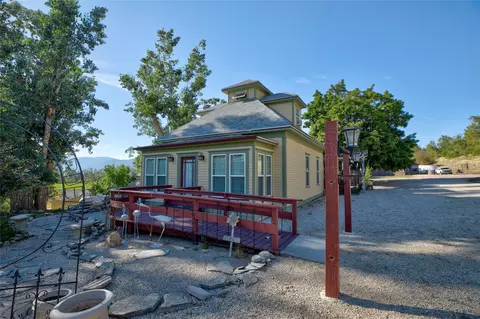 1003 N Burnt Fork Rd, Stevensville, MT 59870