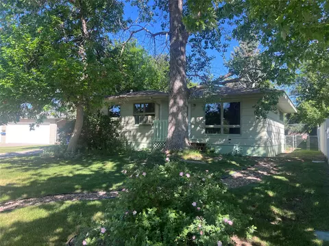 812 49th St S, Great Falls, MT 59405