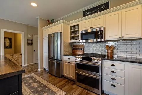 Kitchen - 165 Sylvan Dr, Bigfork, MT 59911 photo 1 of 2