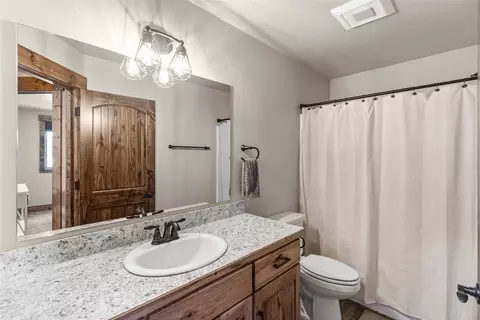 Bath - 538 Evergreen Dr, Kalispell, MT 59901 photo 3 of 4