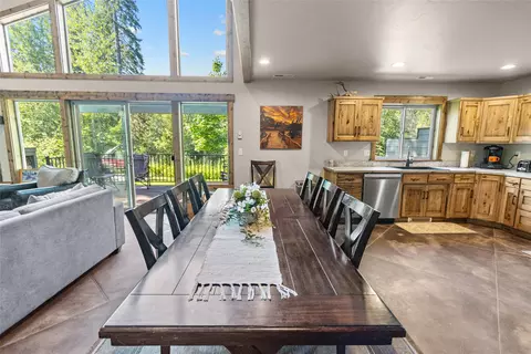 Dining - 538 Evergreen Dr, Kalispell, MT 59901 photo 2 of 2
