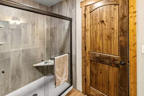Bath - 538 Evergreen Dr, Kalispell, MT 59901 photo 2 of 4