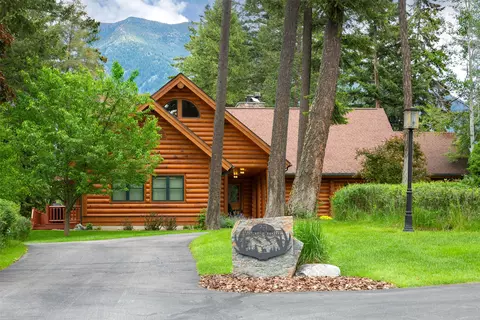 20 Wood Ridge Dr, Columbia Falls, MT 59912