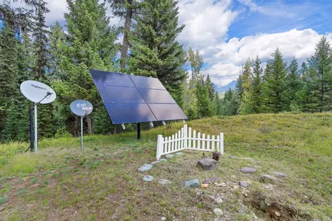 Exterior - 14000 N Fork Rd, Polebridge, MT 59928 photo 9 of 17