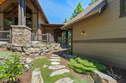 Exterior - 129 Bjork Dr, Bigfork, MT 59911 photo 3 of 19