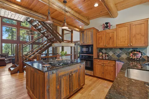 Kitchen - 129 Bjork Dr, Bigfork, MT 59911 photo 3 of 4