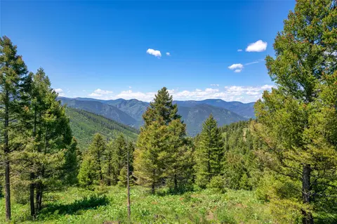 25575 Patter Spur Rd, Clinton, MT 59825