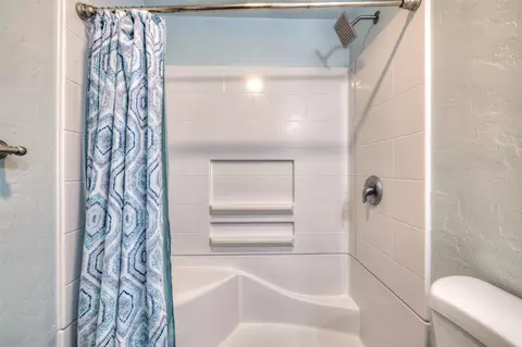 Bath - 514 S 7th St, Hamilton, MT 59840 photo 2 of 6
