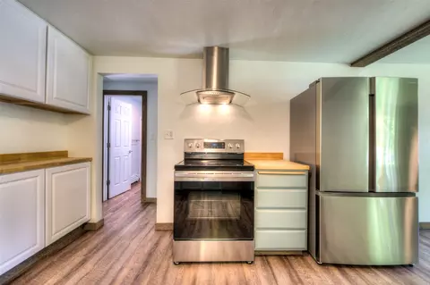 Kitchen - 514 S 7th St, Hamilton, MT 59840 photo 4 of 6