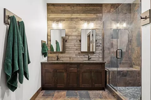 Bath - 30 Boulder Ln, Eureka, MT 59917 photo 6 of 7
