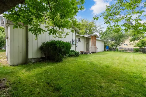 Exterior - 102 Geneva Ave, Hamilton, MT 59840 photo 3 of 11