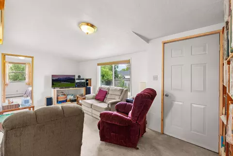 Living - 102 Geneva Ave, Hamilton, MT 59840 photo 2 of 2