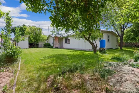 Exterior - 102 Geneva Ave, Hamilton, MT 59840 photo 5 of 11
