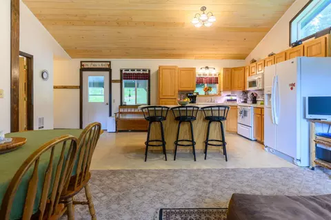 Kitchen - 700 Pomeroy Trl, Eureka, MT 59917 photo 4 of 5