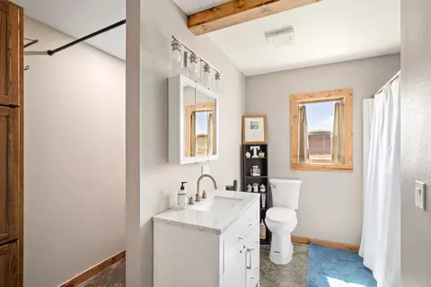 Bath - 20 Kamloops Rd, Power, MT 59468 photo 1 of 3