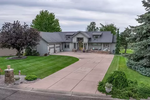 207 Eagle Dr, Polson, MT 59860