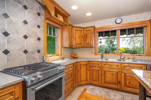 Kitchen - 207 Eagle Dr, Polson, MT 59860 photo 3 of 5