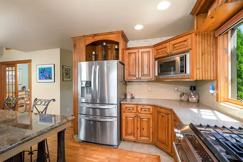 Kitchen - 207 Eagle Dr, Polson, MT 59860 photo 4 of 5
