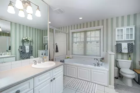 Bath - 207 Eagle Dr, Polson, MT 59860 photo 1 of 5