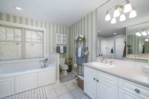 Bath - 207 Eagle Dr, Polson, MT 59860 photo 2 of 5