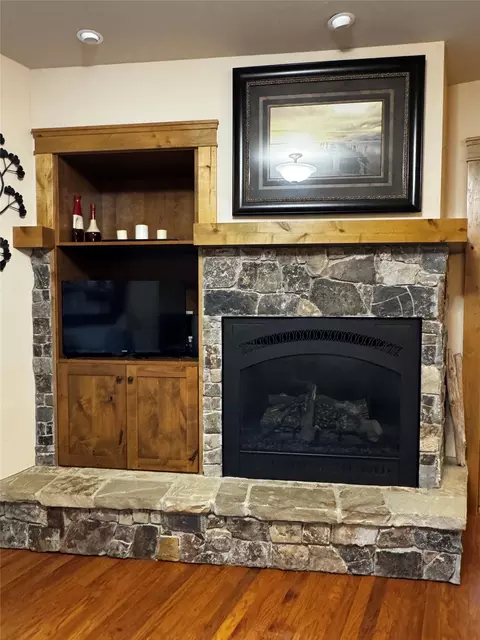 Living - 105 Oliver Ln #11, Bigfork, MT 59911 photo 4 of 6