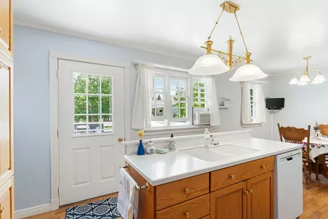 Kitchen - 907 Birch St, Helena, MT 59601 photo 2 of 3