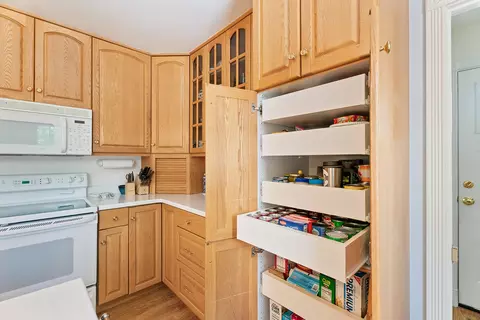 Kitchen - 907 Birch St, Helena, MT 59601 photo 3 of 3