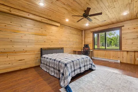 Bedroom - 302 Aspen Glen Rd, Eureka, MT 59917 photo 8 of 14