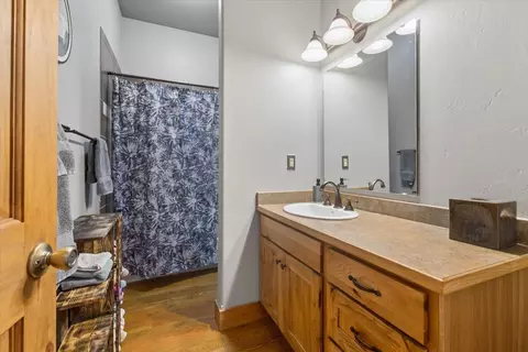 Bath - 302 Aspen Glen Rd, Eureka, MT 59917 photo 3 of 5
