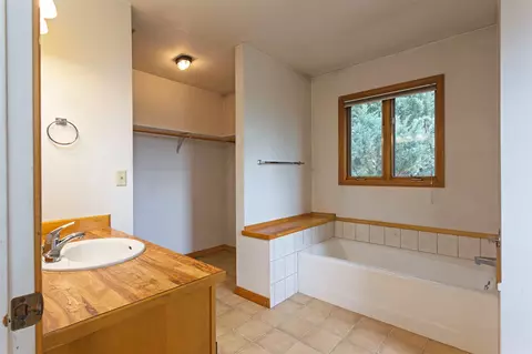 Bath - 3420 Wright Way, Darby, MT 59829 photo 2 of 4
