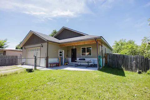 515 2nd Ave SE, Ronan, MT 59864