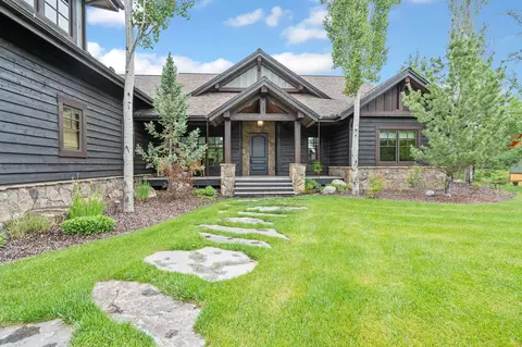 3010 River Lakes Dr, Whitefish, MT 59937