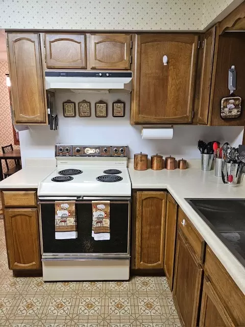 Kitchen - 250 Sunnyside Dr, Libby, MT 59923 photo 5 of 7