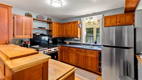 Kitchen - 844 3rd Ave E, Kalispell, MT 59901 photo 2 of 5