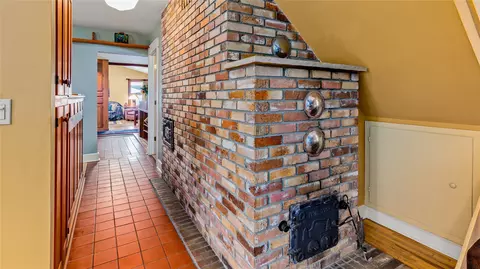 Entry Way - 844 3rd Ave E, Kalispell, MT 59901 photo 4 of 6