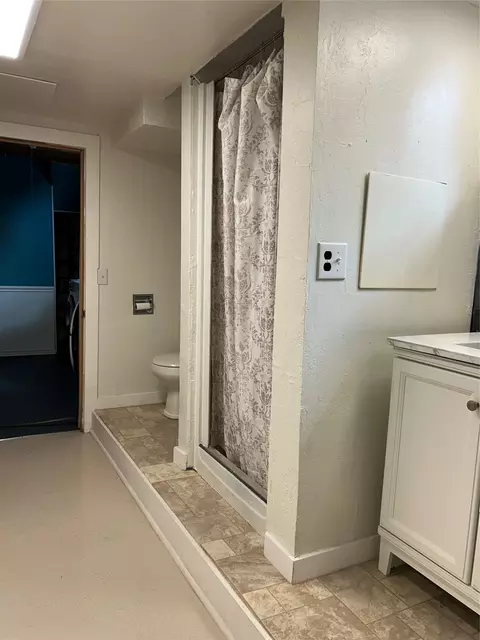 Bath - 617 21st St NE, Black Eagle, MT 59414 photo 6 of 6