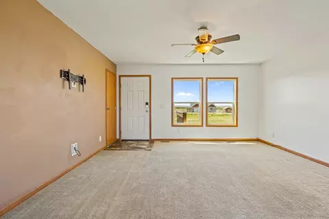 Living - 15 Laptop Loop, Roberts, MT 59070 photo 2 of 2