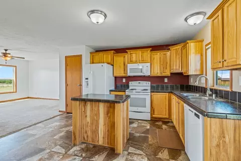 Kitchen - 15 Laptop Loop, Roberts, MT 59070 photo 1 of 2