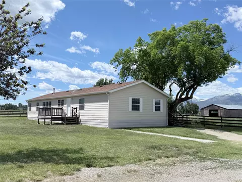 971 Willow Creek Cross Rd, Corvallis, MT 59828