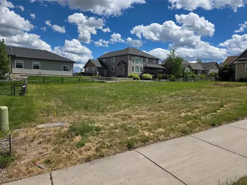 2928 Prada Dr, Missoula, MT 59808