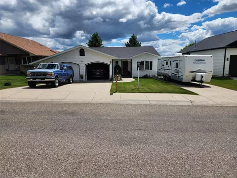 1022 Valley View Dr, Great Falls, MT 59404