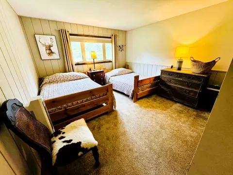 Bedroom - 900 Riverside Rd, Kalispell, MT 59901 photo 3 of 4