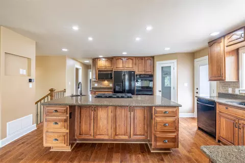 Kitchen - 13 Big Dipper Dr, Clancy, MT 59634 photo 5 of 9